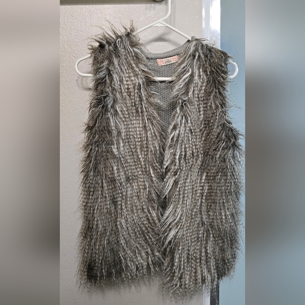 Pink Republic Gray and White Knit Vest